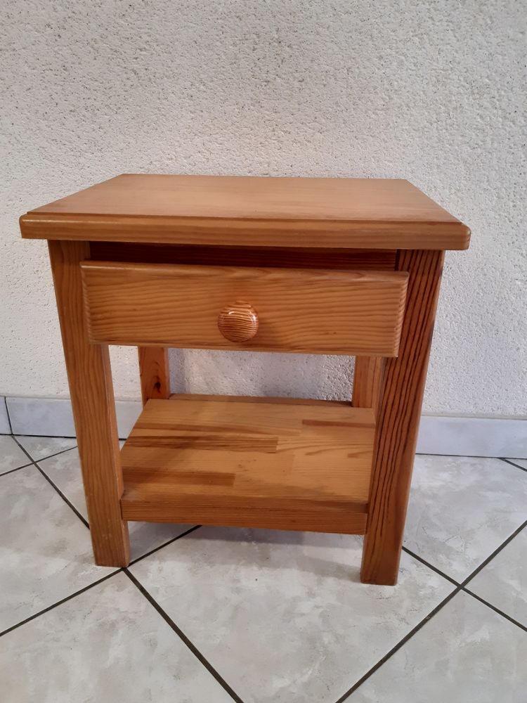 Table de chevet 20 Les Herbiers (85)