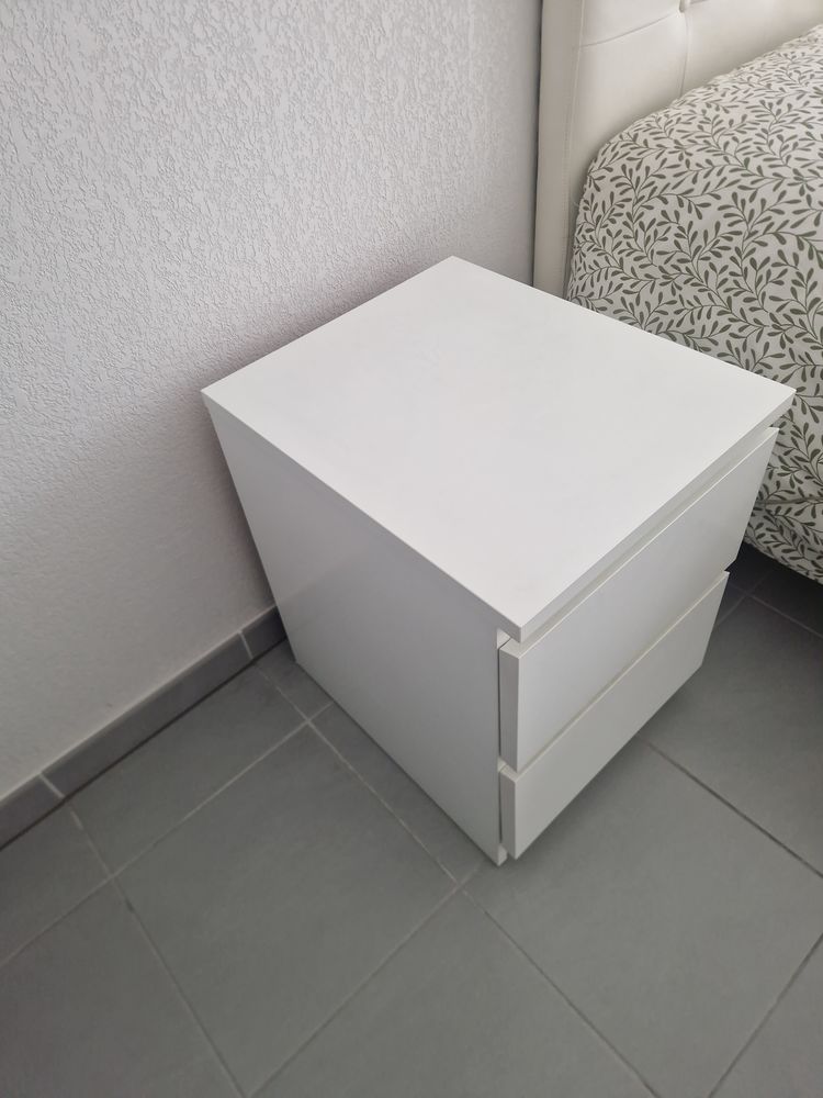 TABLE CHEVET  15 Nice (06)