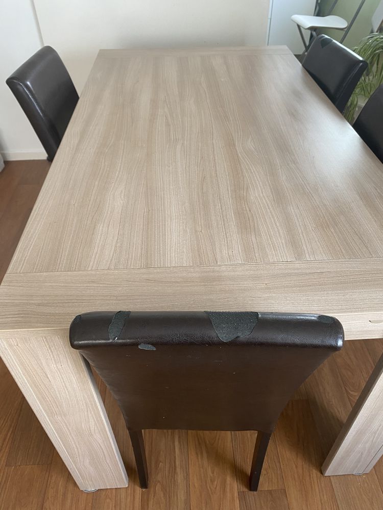 table Conforama NAMUR +4 chaises 150 Ermont (95)