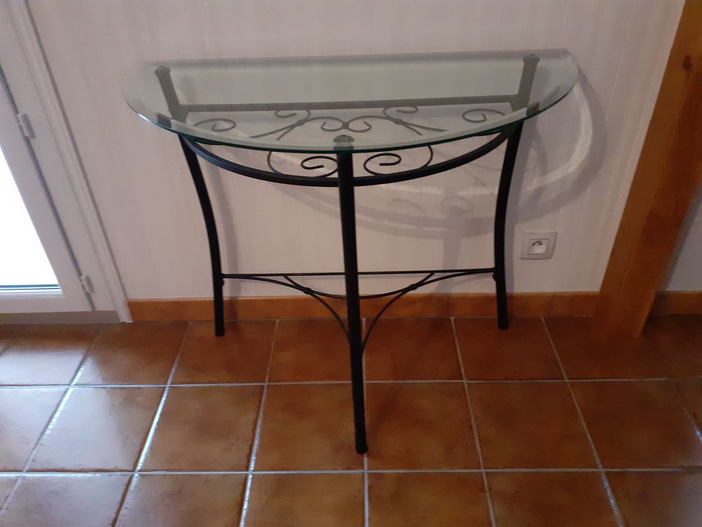 Table console demie lune 
0 Volesvres (71)