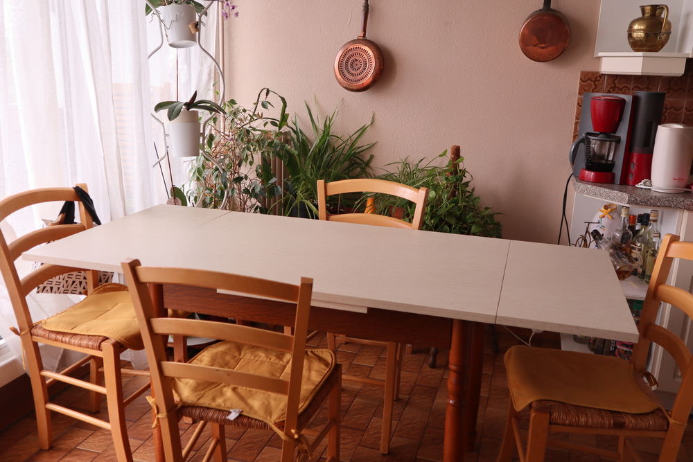 Table de cuisine en bois de h�tre avec 4 pieds moul�s
200 Argenteuil (95)