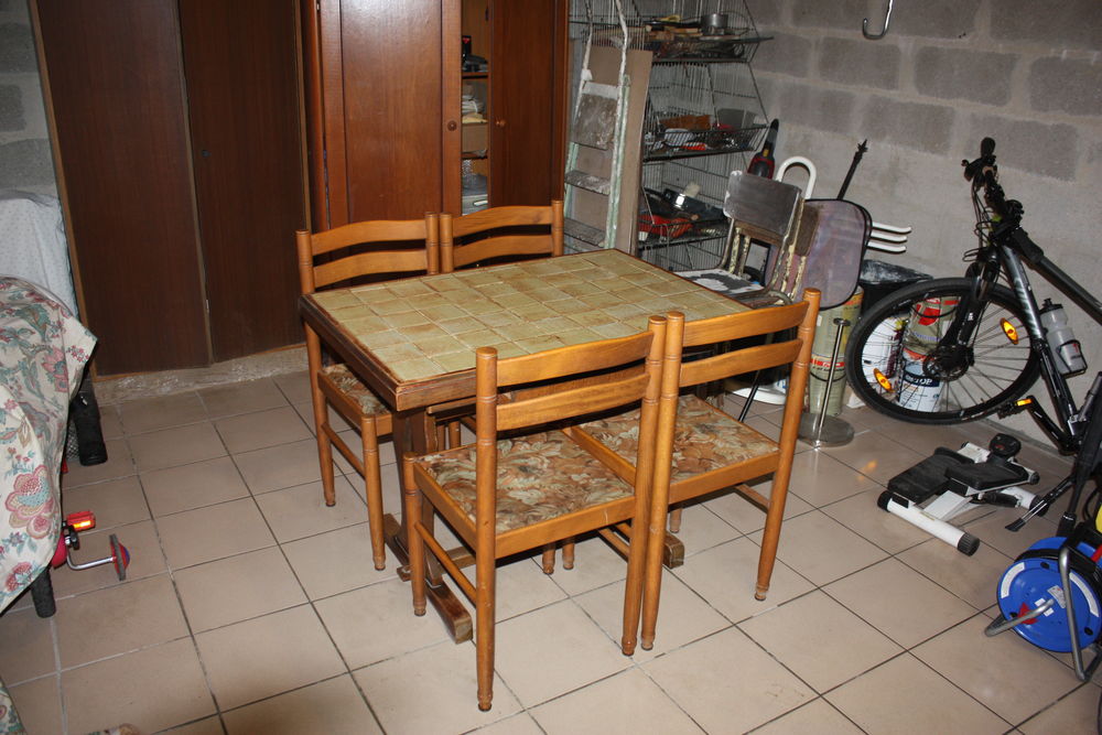 Table de cuisine + 4 chaises 70 Champs-sur-Marne (77)