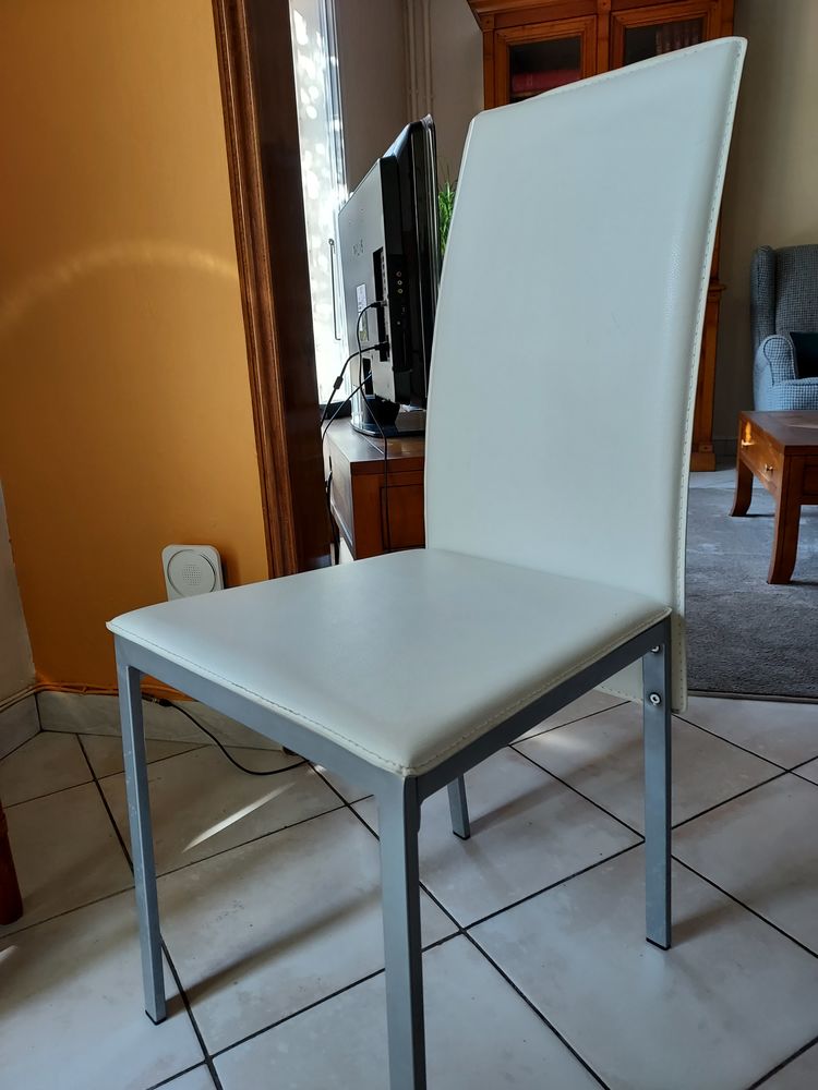 Table de cuisine et/ou 4 chaises salle � manger, neuf ! 200 Castelnaudary (11)