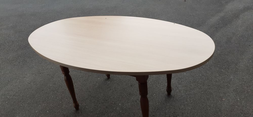 table cuisine 170 x 100 2 dessus dont 1 neuf 
06.32.08.29.45 40 Antigny (85)