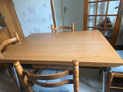 Table de cuisine en Formica 50 La Rochelle (17)