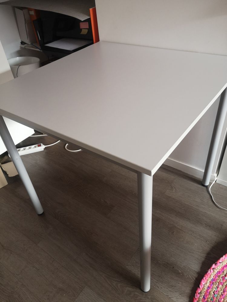 Table de cuisine grise 22 Clamart (92)