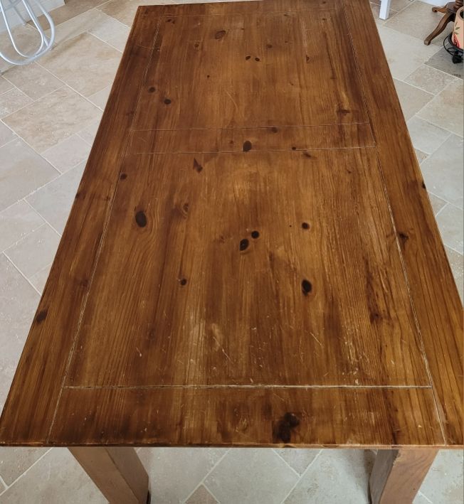 TABLE CUISINE/ SALLE A MANGER 150 Gex (01)