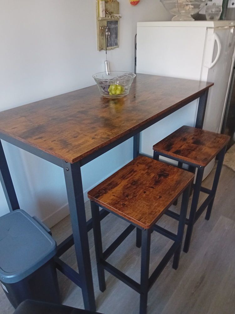 Table de cuisine et 2 tabourets 70 Aire-sur-l'Adour (40)