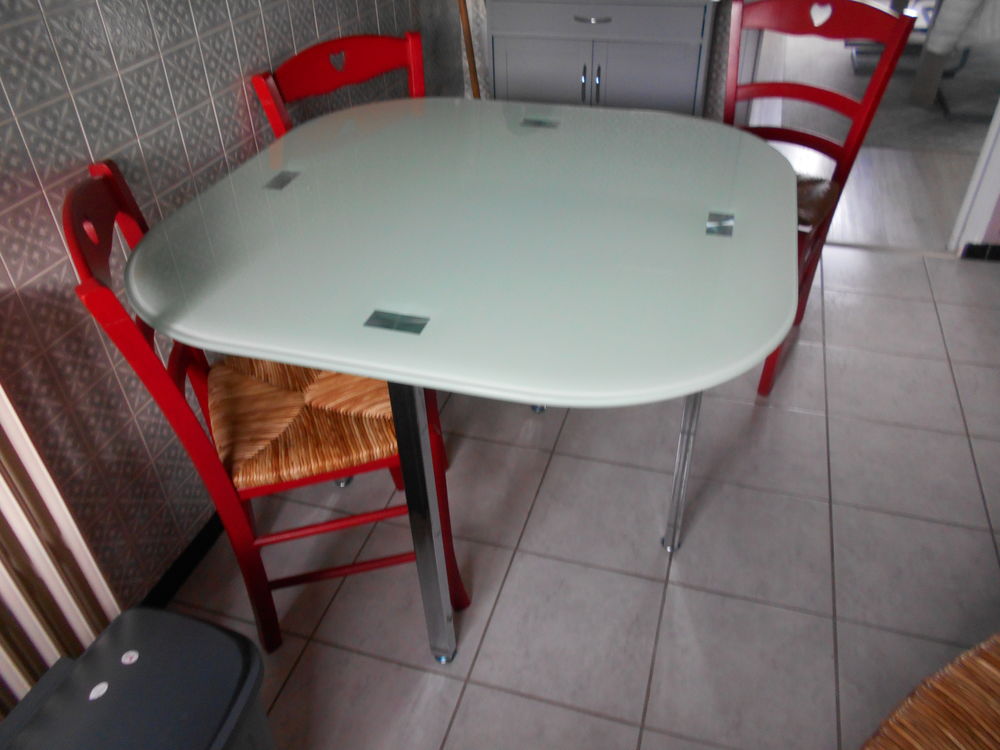 TABLE DE CUISINE 50 Cl�on (76)