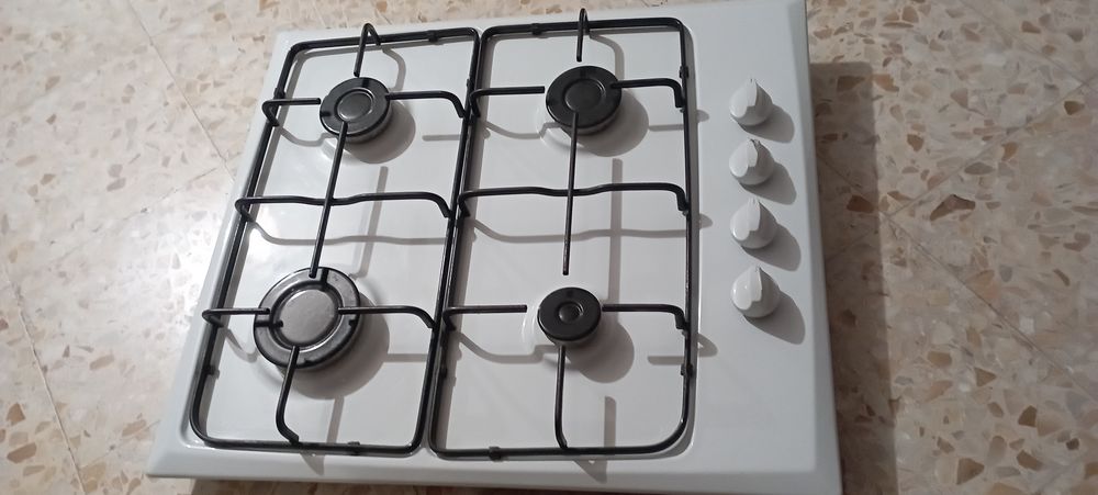 Table de cuisson gaz 4 feux 70 Saint-Mandrier-sur-Mer (83)