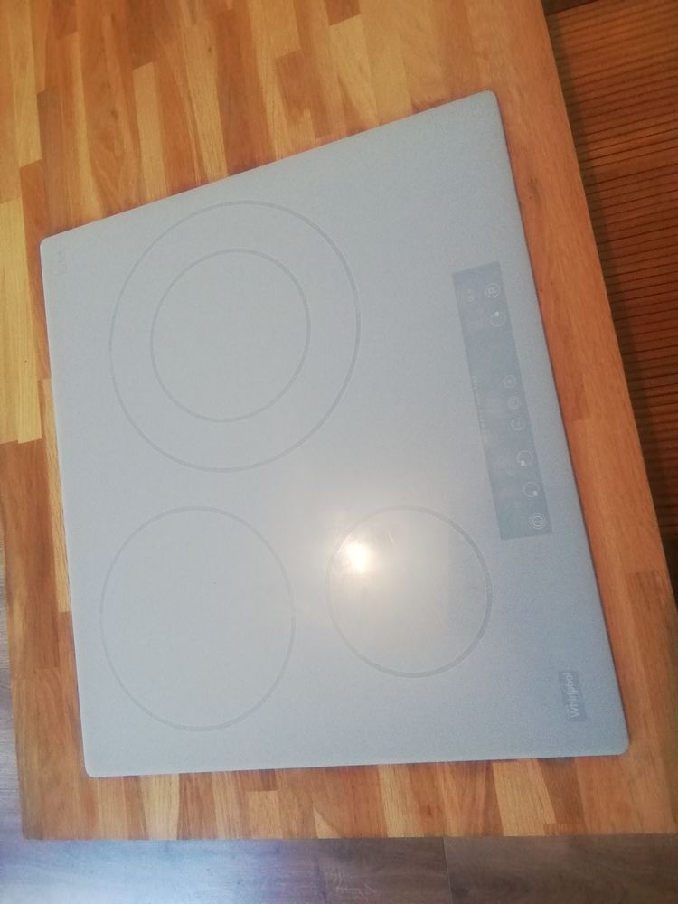 Table de cuisson induction WHIRLPOOL 250 Montesquiou (32)