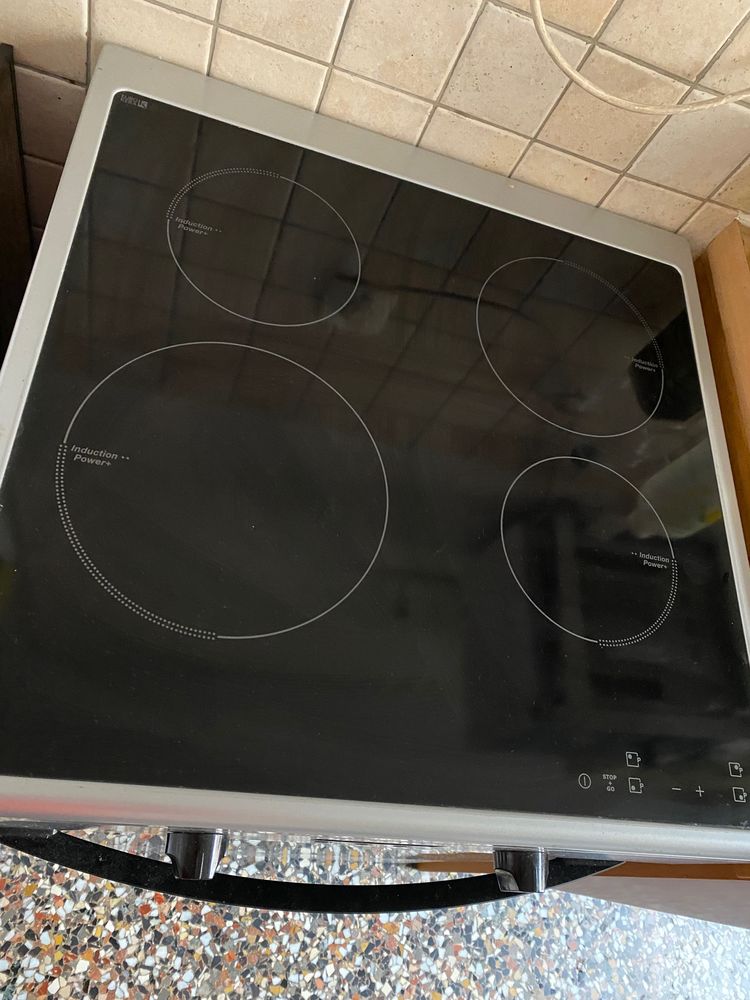 Table de cuisson induction/ four sous garantie 250 Grenoble (38)