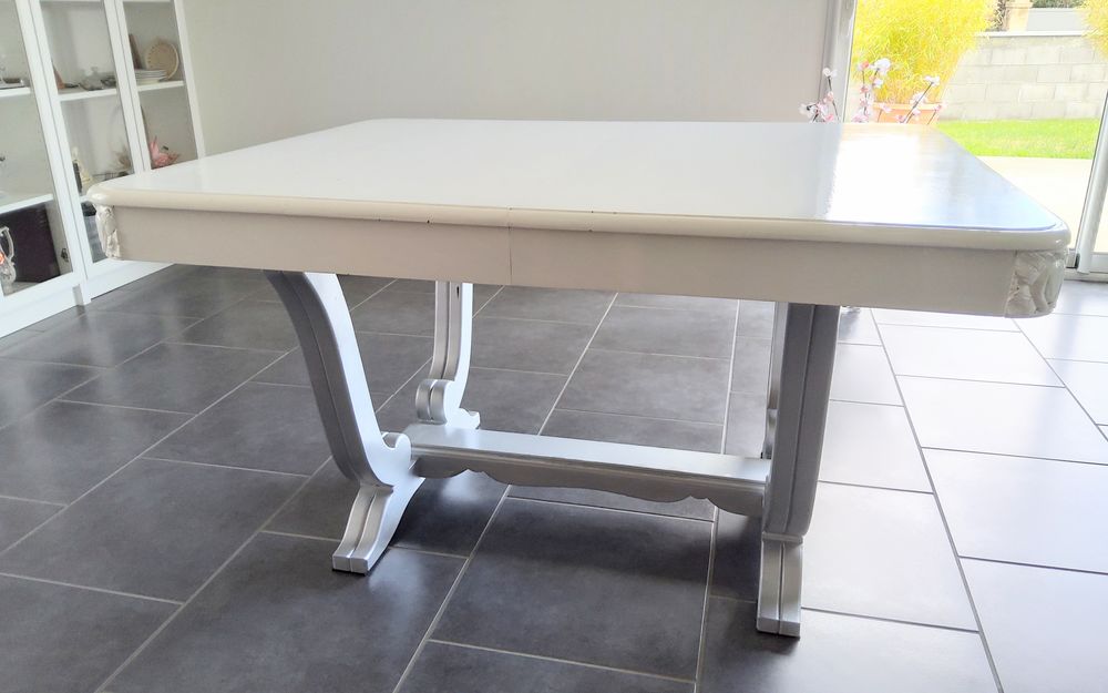 Table art d�co 475 Issoire (63)
