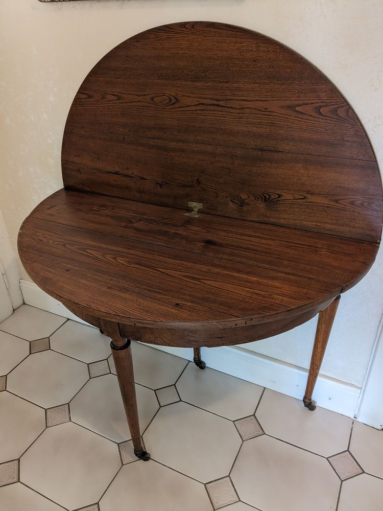 Table demi-lune style Louis XVI 290 Thiaucourt-Regni�ville (54)