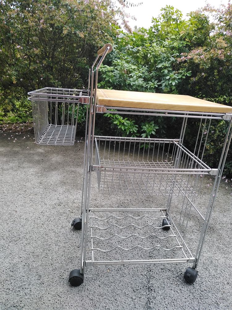 Table desserte ou servante metallique et bois
32 Oloron-Sainte-Marie (64)