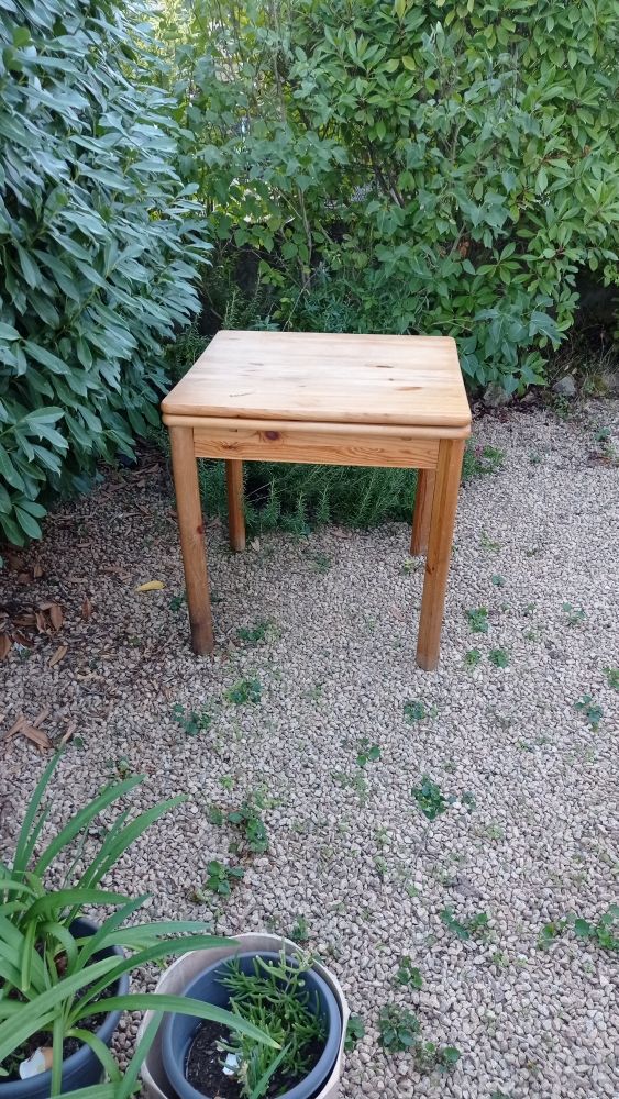 Table dot�e de 2 rallonges 80 Bourgvilain (71)