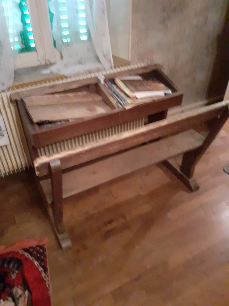 table d, �cole ancienne 15 Joinville (52)