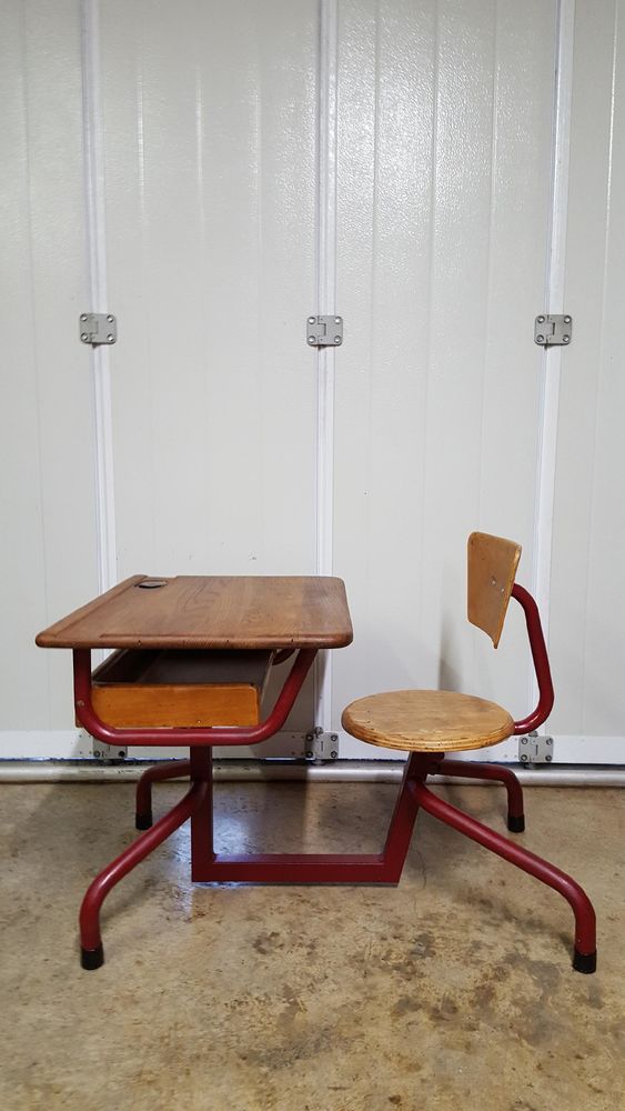 Table d'�cole vintage de la maternelle au coll�ge 60 Signy-l'Abbaye (08)