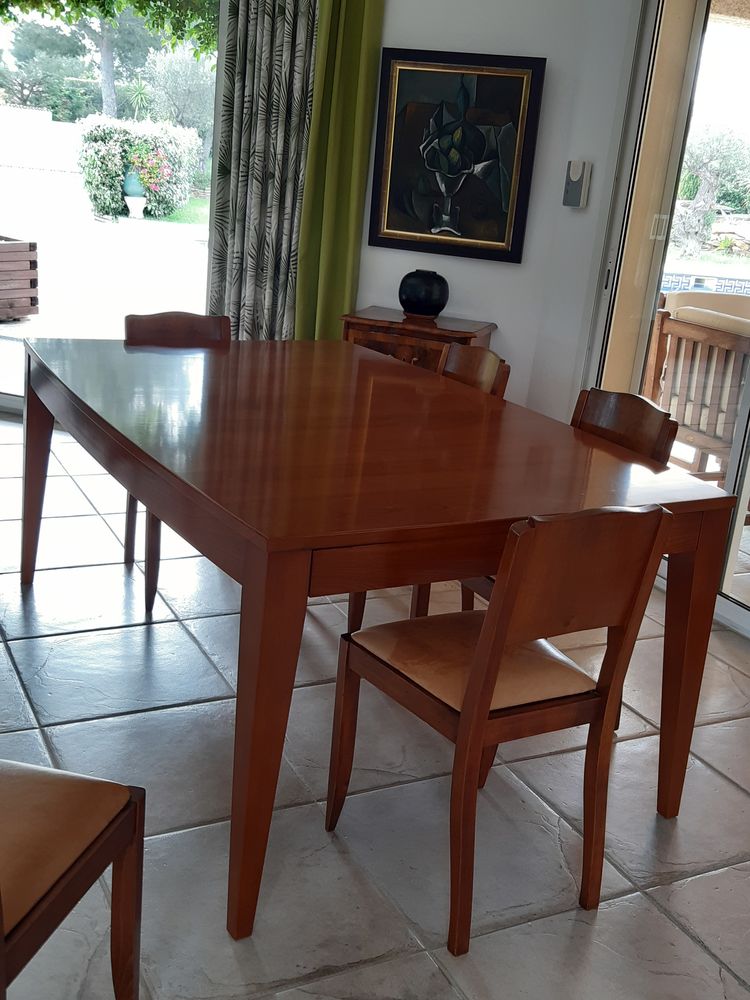 Table élégante et familiale, 110 x 180  + 2 x 60cm
0 La Cadière-d'Azur (83)