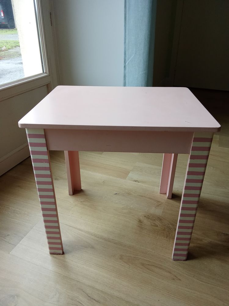 Table enfant 5 Beaupr�au (49)