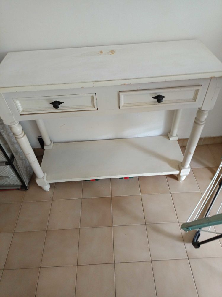 table d'entr�e 25 N�mes (30)