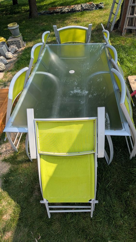 table d'ext�rieur avec 8 chaises 160 Montrieux-en-Sologne (41)