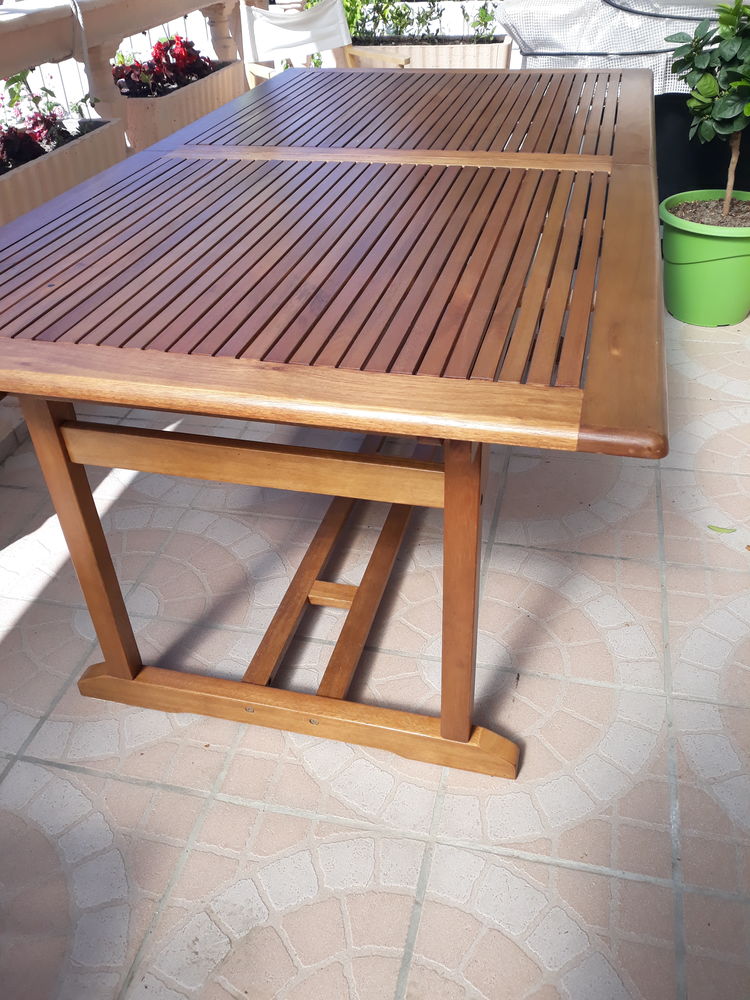 Table ext�rieure 2m30 avec rallonges et 6 chaises 350 Avignon (84)