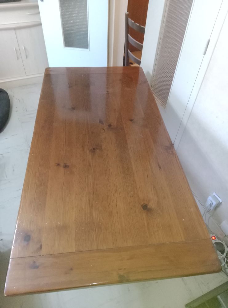 Table fa�on monast�re 200 Amb�rieu-en-Bugey (01)