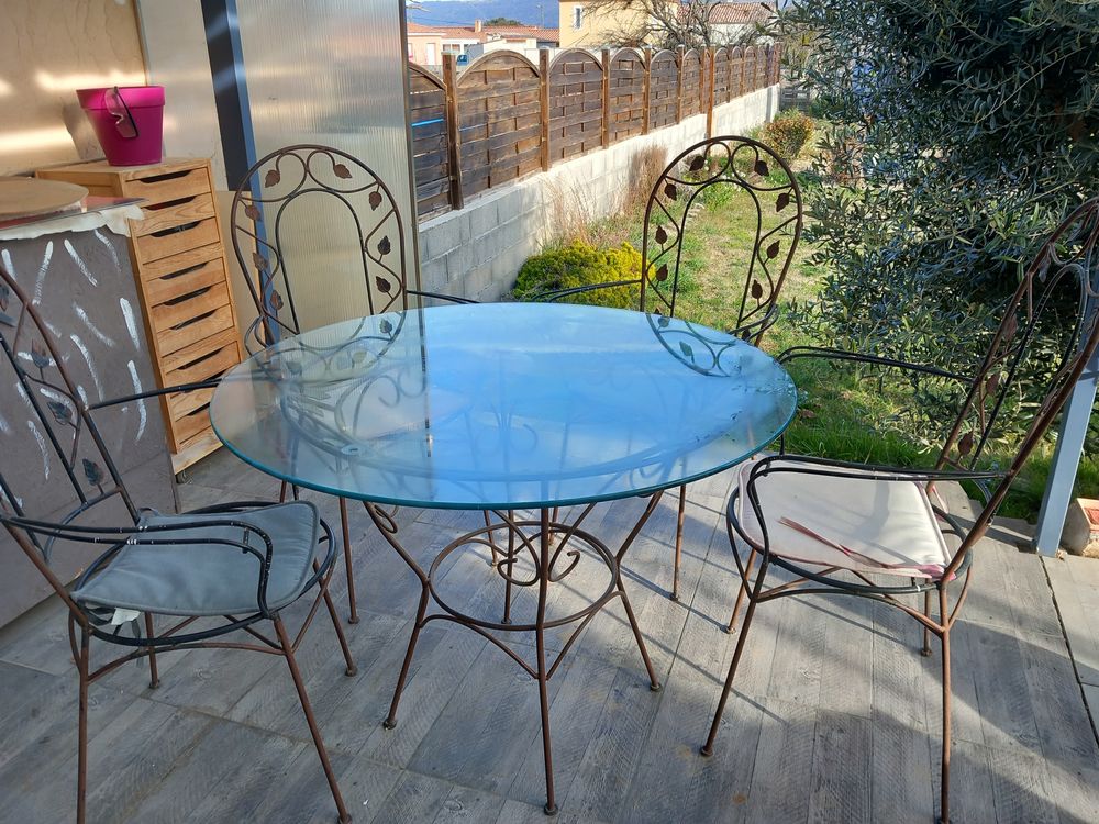 Table et fauteuils Fer Forger 120 Villeneuve (04)