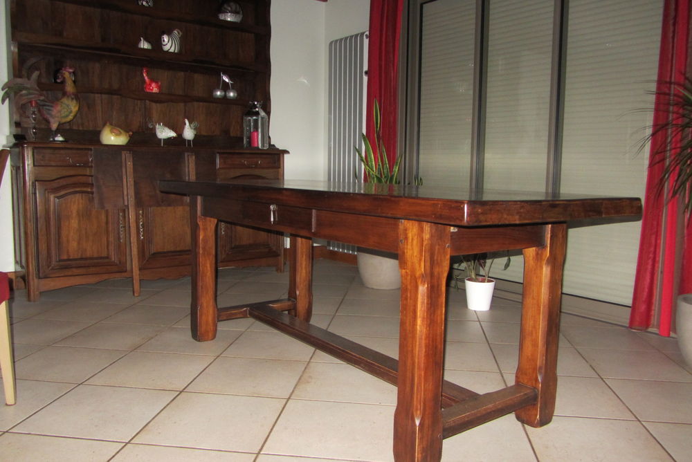 TABLE FERME BOIS MASSIF AVEC RALLONGES 500 Saint-Loup-de-Varennes (71)