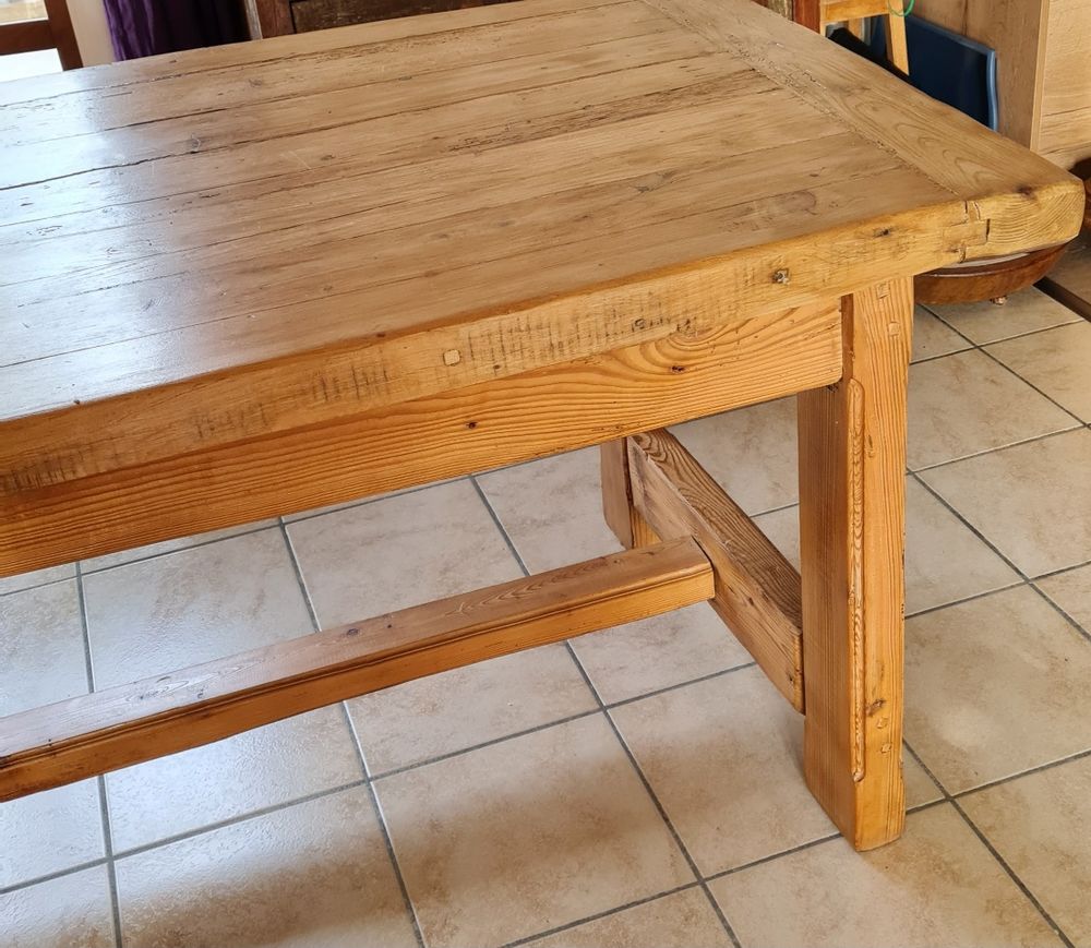 TABLE DE FERME LYONNAISE 600 Cousance (39)