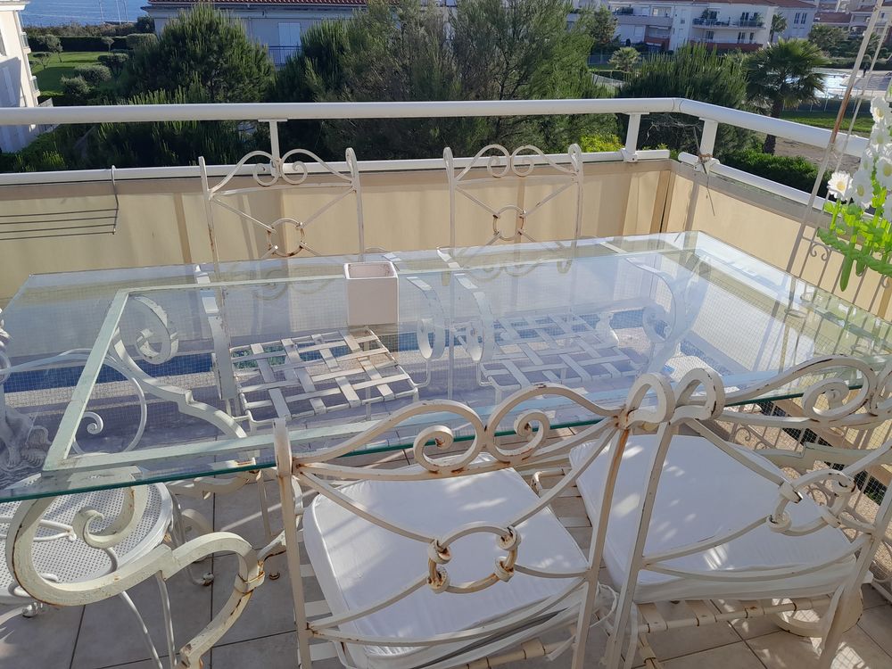 Table en fer forg� avec 6 chaises 150 Juan Les Pins (06)