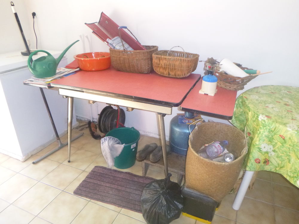 TABLE FORMICA ann�e 60 50 Nancy (54)