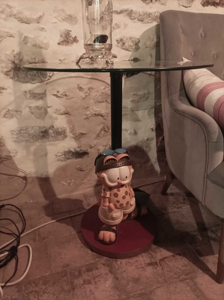 table  Garfield 130 Aunay-sous-Auneau (28)