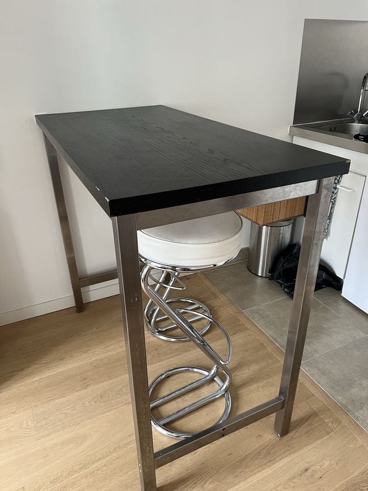 Table haute avec chaises de bar 40 Clamart (92)