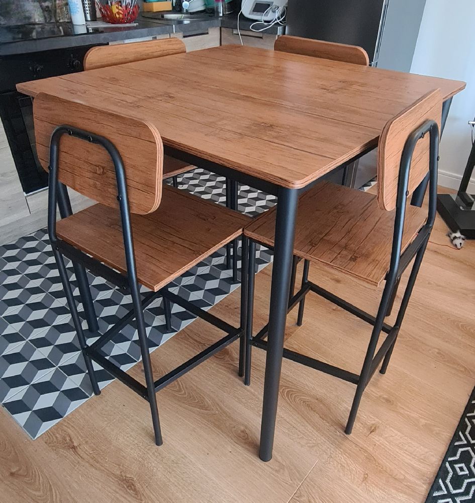 table haute avec chaises 150 St Cyprien Plage (66)