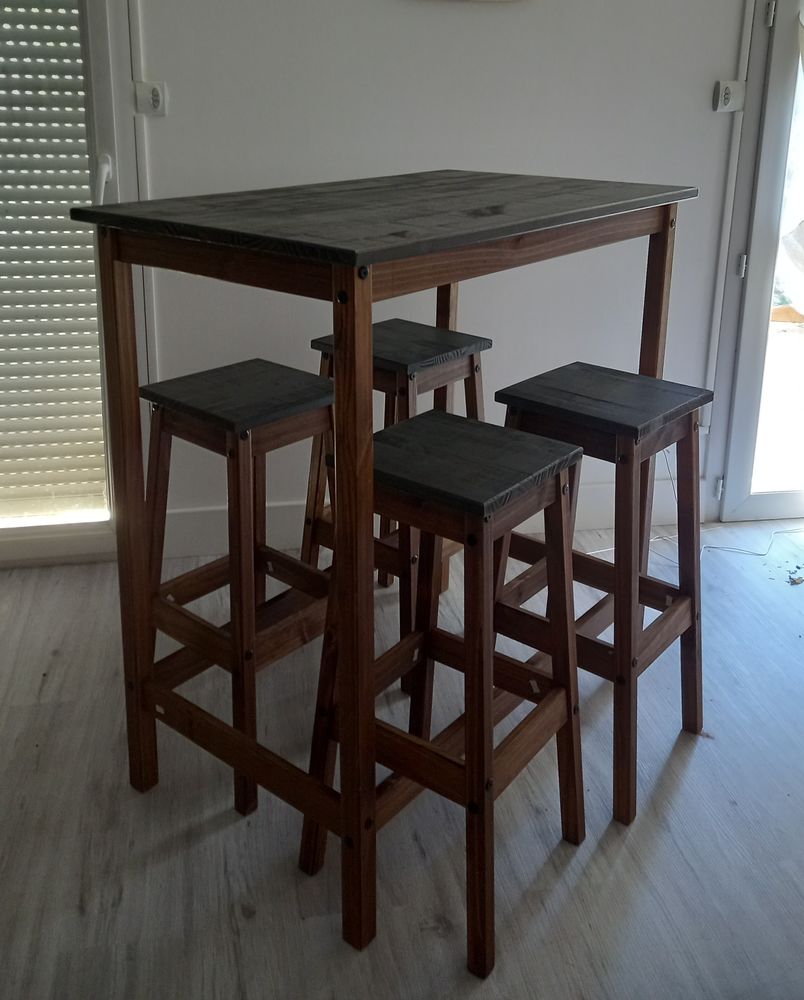 Table haute avec 4 tabourets 100 Woippy (57)
