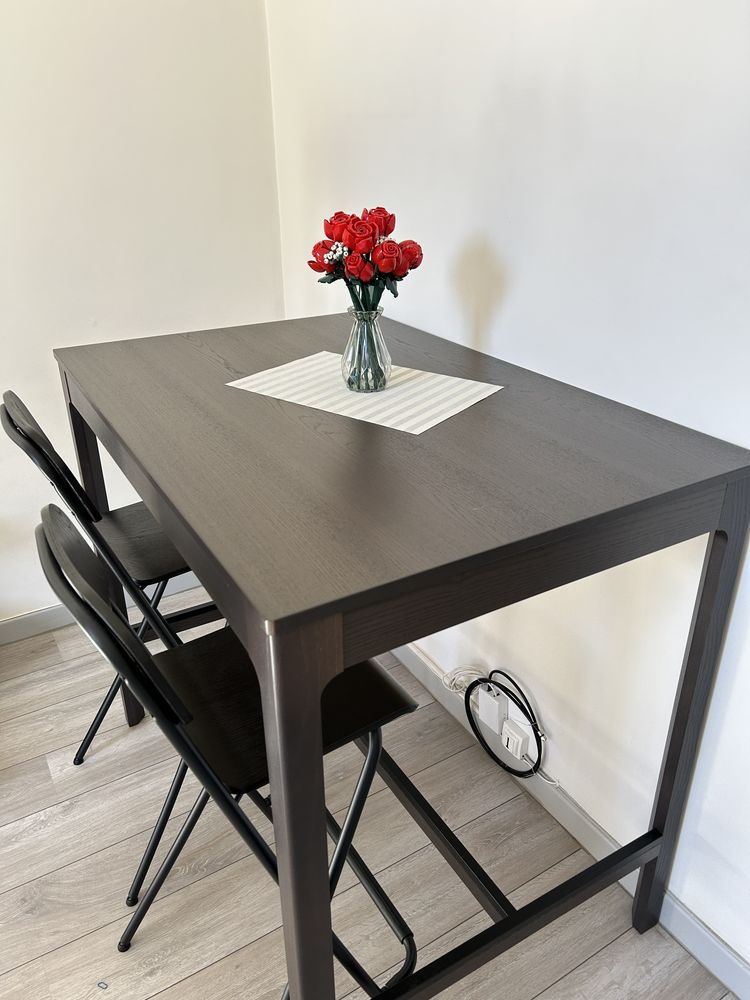 Table haute avec 4 chaises 230 Nancy (54)