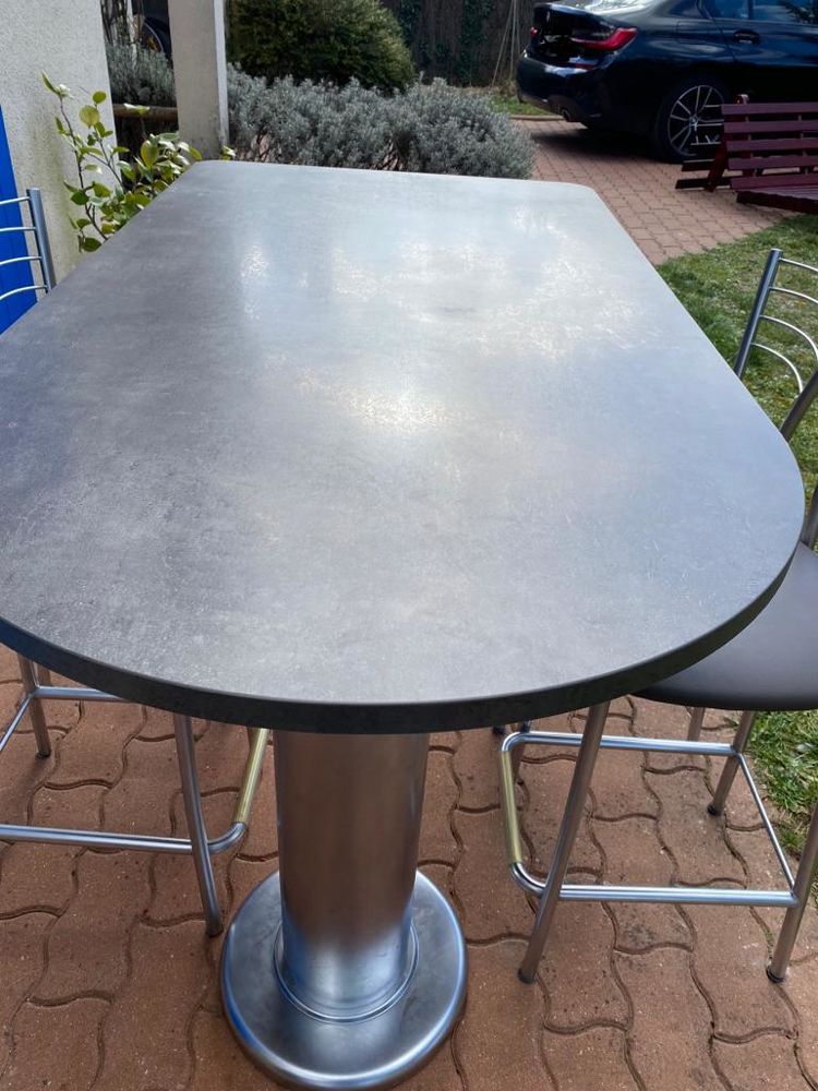 Table haute et 4 chaises de bar 250 Cerny (91)