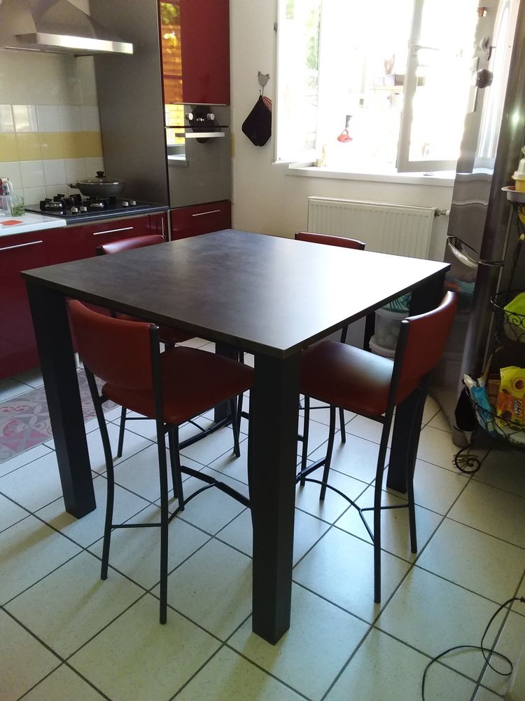 Table haute de cuisine et ses 4 chaises 400 Davayé (71)