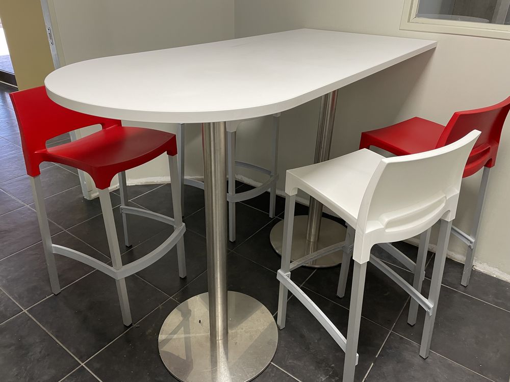 table haute cuisine + 5 chaises 400 Birac-sur-Trec (47)