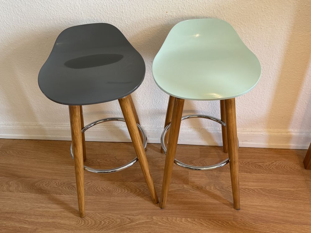 table haute et 2 tabourets 60 Metz (57)