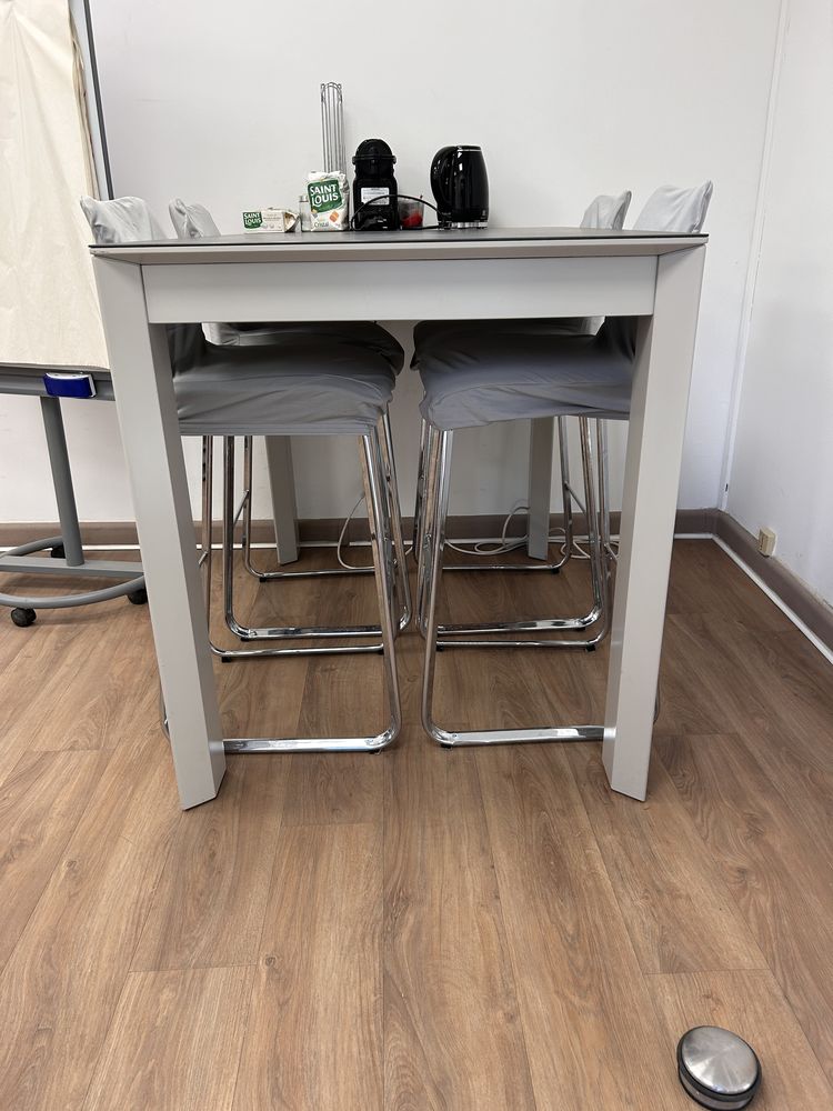 Table haute 30 Les Pennes-Mirabeau (13)