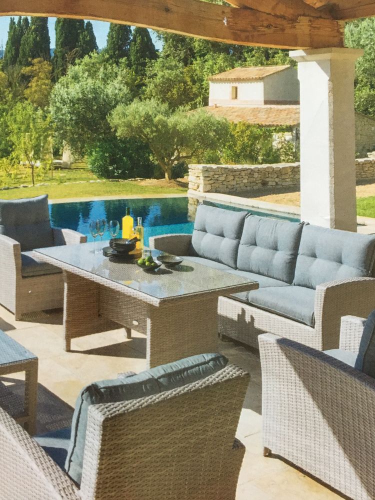 TABLE H�speride   
100 Thyez (74)