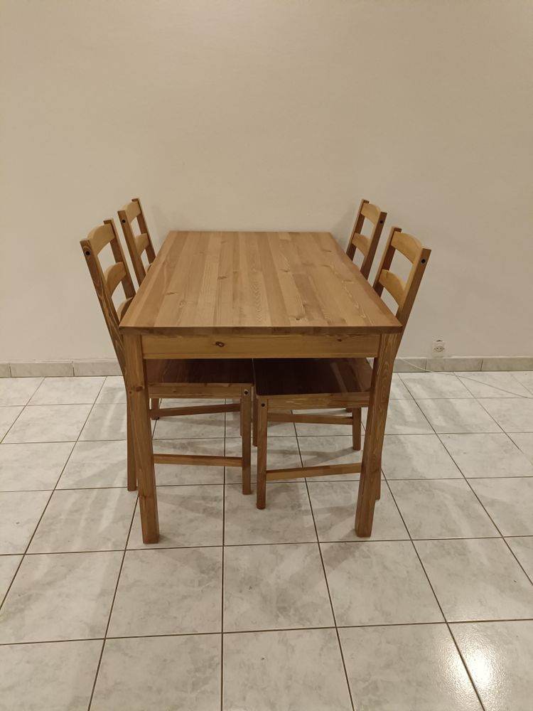 table Ikea jokkmokk  4 chaises 180 Chennevi�res-sur-Marne (94)