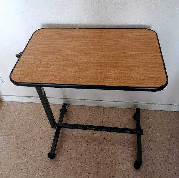 Table de lit inclinable � roulette 0 Saint-Avertin (37)