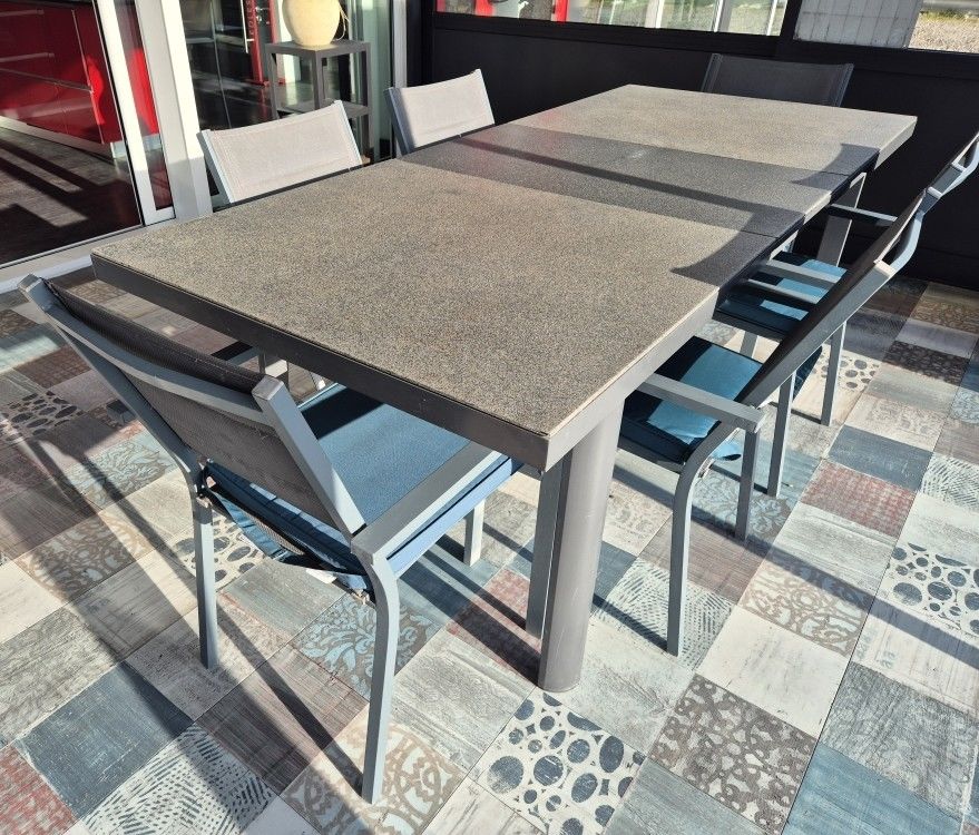 TABLE DE JARDIN EXTENSIBLE AVEC 6 CHAISES 6 COUSSINS 415 Marmande (47)