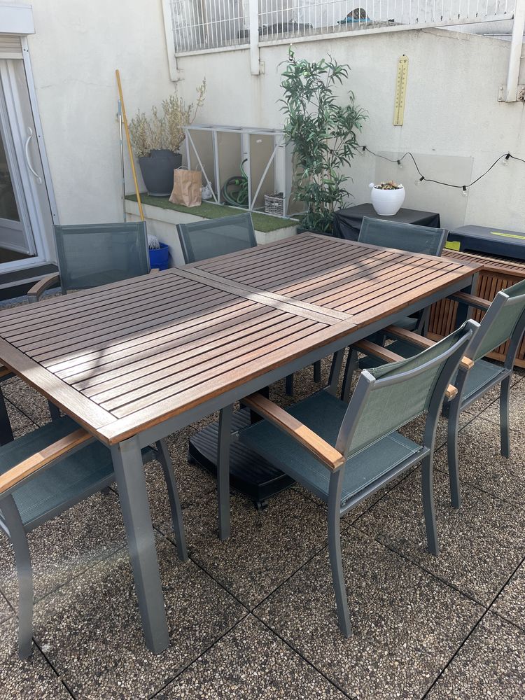 Table de jardin et 6 fauteuils 
350 Paris 19 (75)