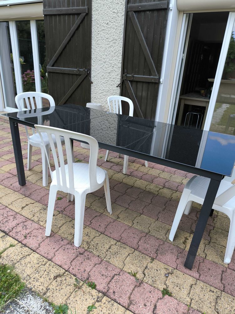 table de jardin en verre et aluminium 70 Villepinte (93)