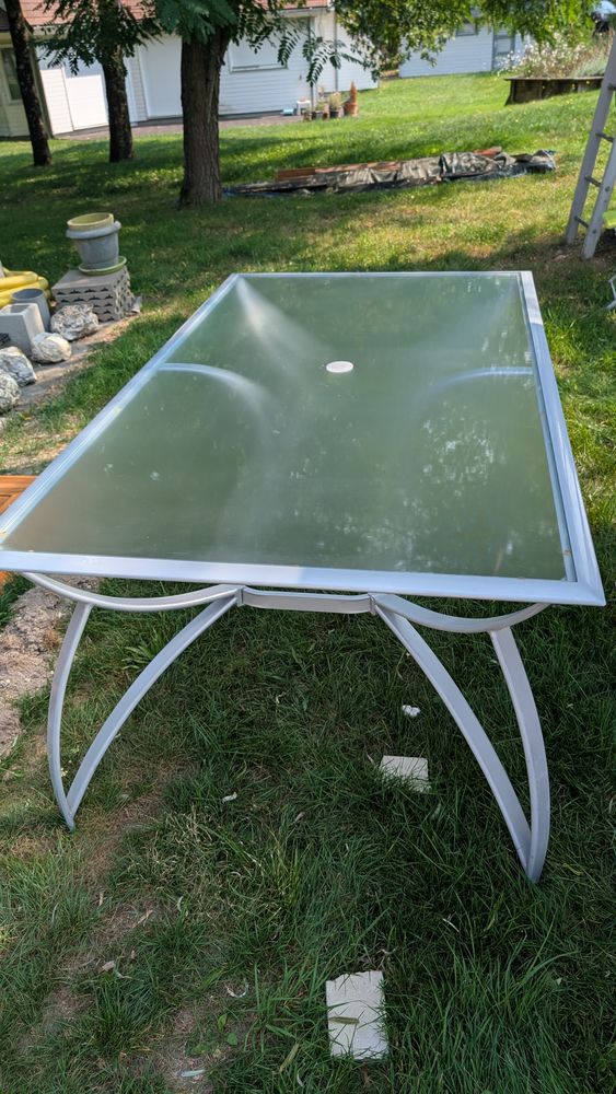 Table de jardin en verre tremp� + 8 chaises pliantes 160 Montrieux-en-Sologne (41)